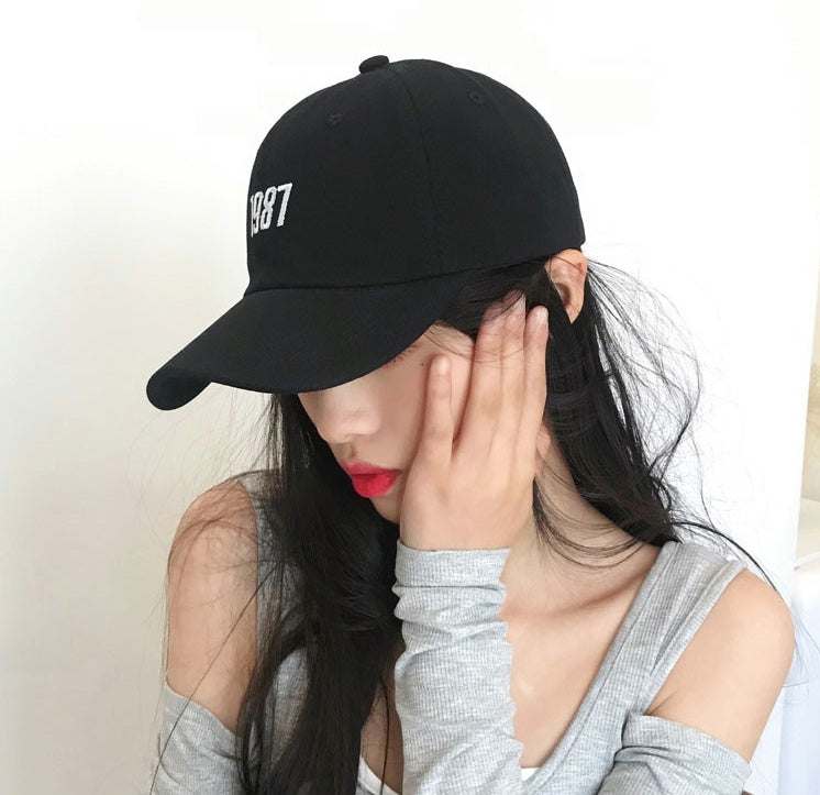 1987 Embroidery Graphic Baseball Caps Kpop Style Unisex Cotton Hats Mens Womens Black Navyblue Beige Stylish Casual