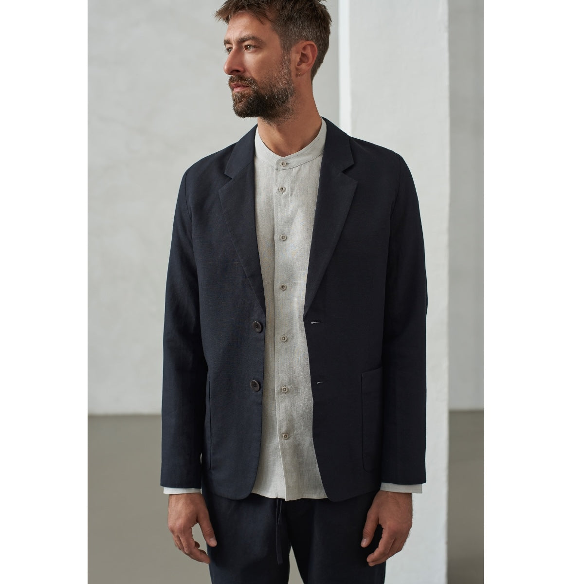 About Companions Enver Blazer black linen