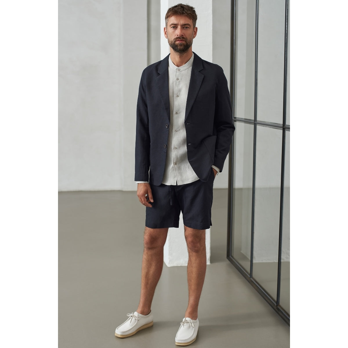 About Companions Enver Blazer black linen