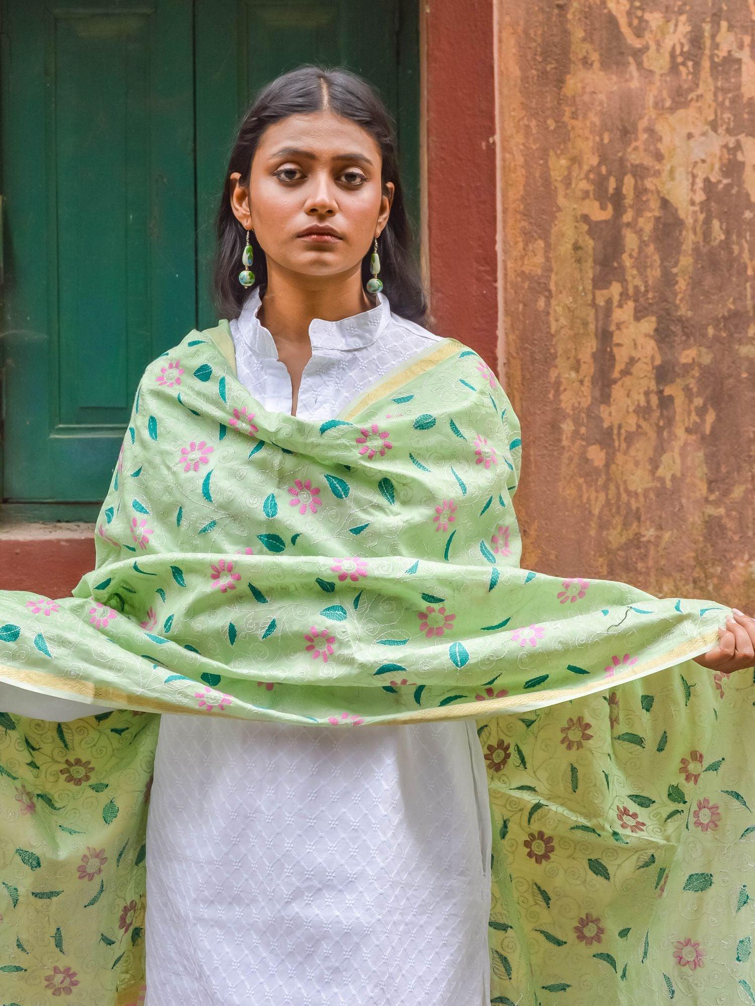 Kaisori Maheswari Kantha dupatta - Tillotoma