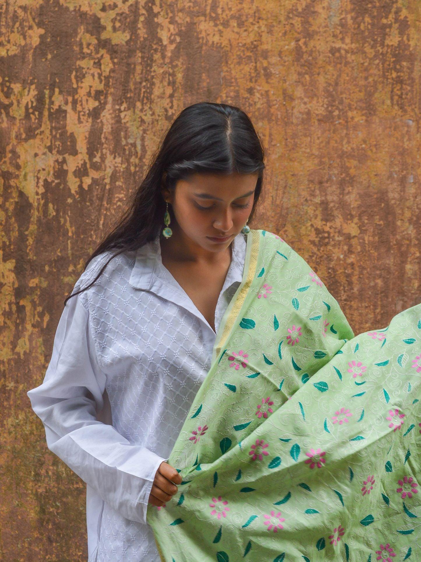 Kaisori Maheswari Kantha dupatta - Tillotoma