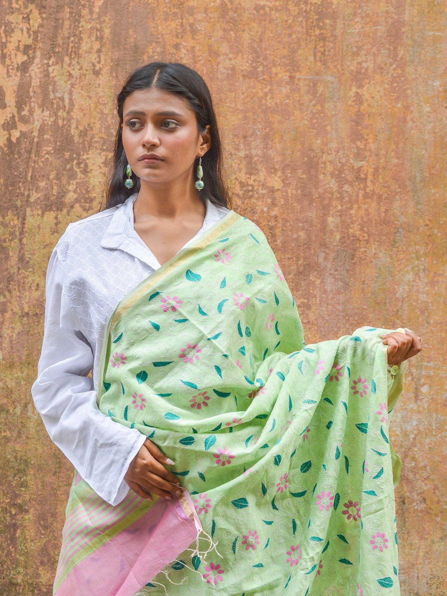 Kaisori Maheswari Kantha dupatta - Tillotoma