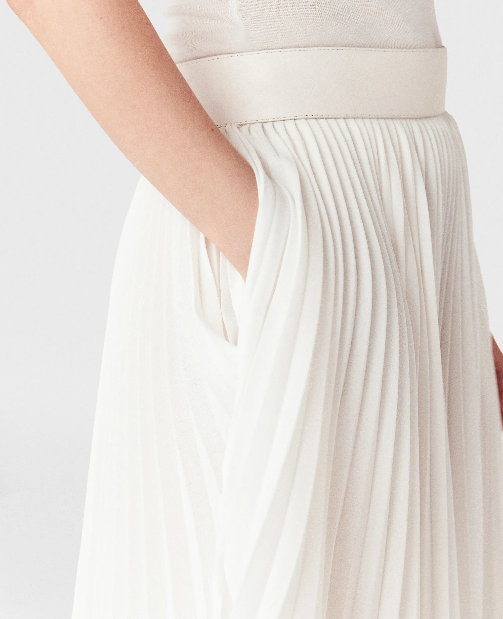 Pleated Mid-Rise Maxi Skirt